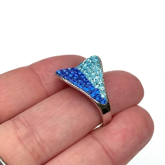 $3/20 Two tone blue rhinestone ring - Picture 6 of 9